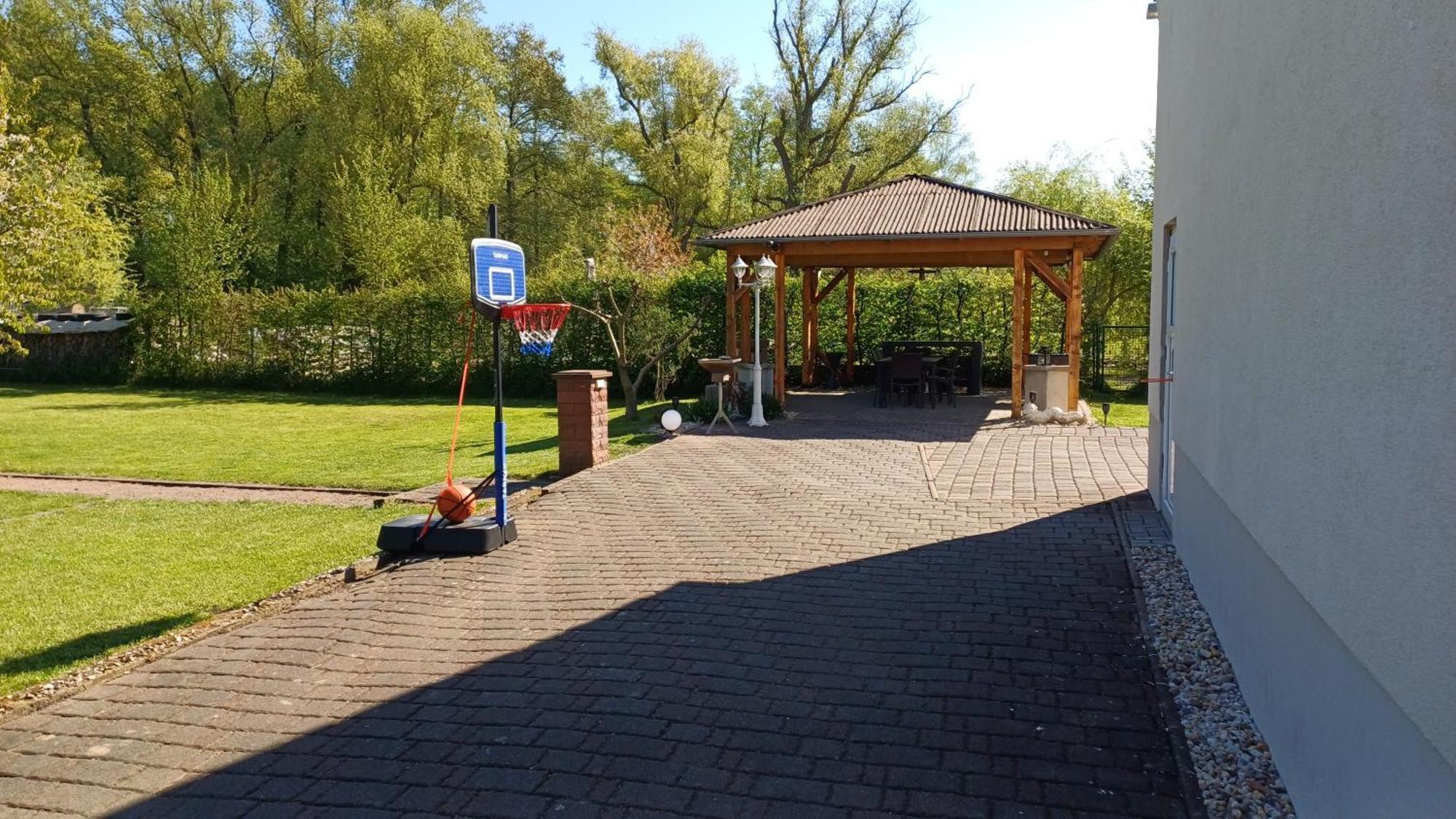 Ferienhaus Undine Mit E-Auto-Ladestation Oranienbaum-Woerlitz Bagian luar foto